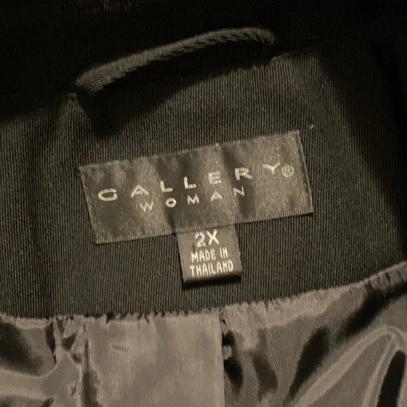 Gallery Woman Elegant Black Jacket/Trench Coat - Picture 5 of 7